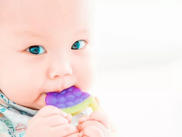 How to Soothe Your Baby's Teething Pain: Expert Advice and Tips